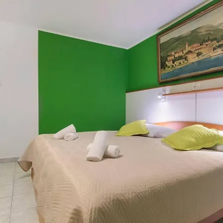 And Marija شقة سكرادين