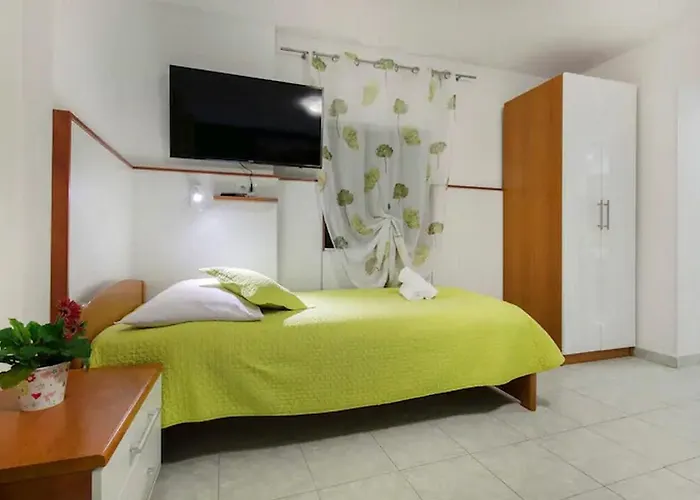 And Marija شقة سكرادين