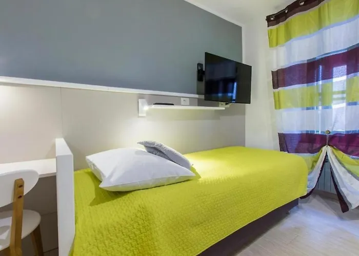 And Marija شقة سكرادين