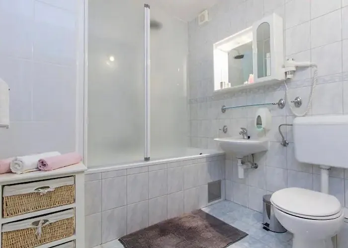 And Marija Lägenhet